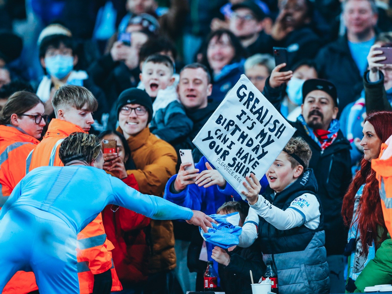 不得不聚焦 不得不聚焦